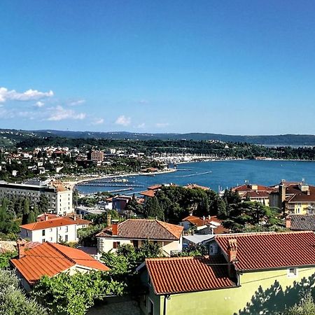 Apartmaji Vila Antonia Portoroz Bagian luar foto